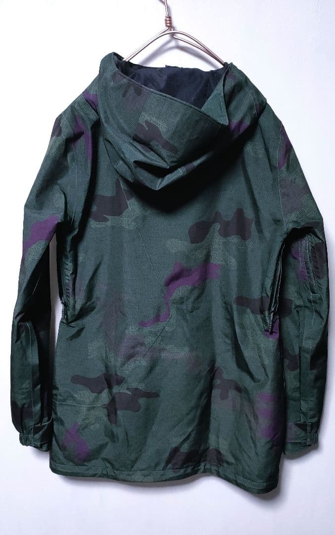 【ボルコム VOLCOM】スノーボードウェア ゴアテックス 総柄 レディース