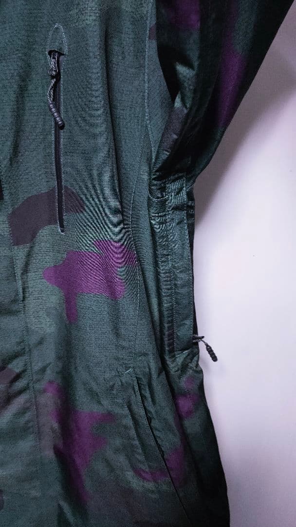 【ボルコム VOLCOM】スノーボードウェア ゴアテックス 総柄 レディース