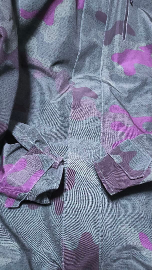 【ボルコム VOLCOM】スノーボードウェア ゴアテックス 総柄 レディース