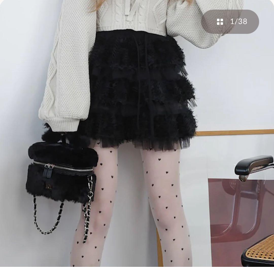 フリルブラックミニスカート