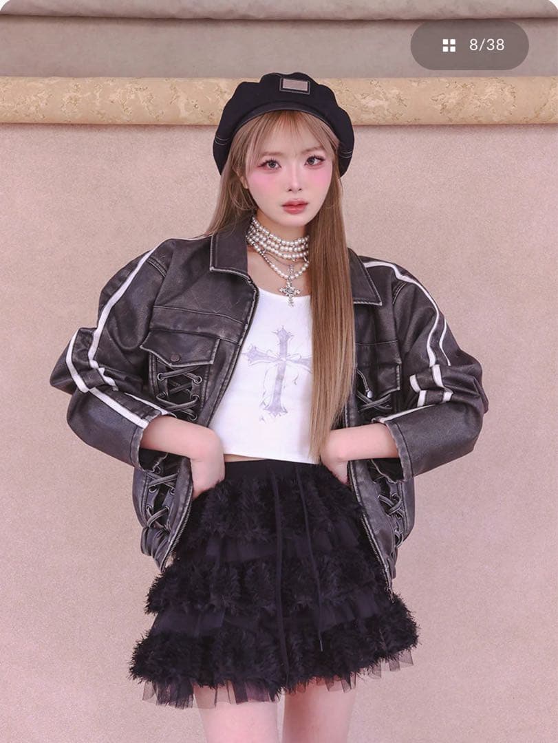 フリルブラックミニスカート