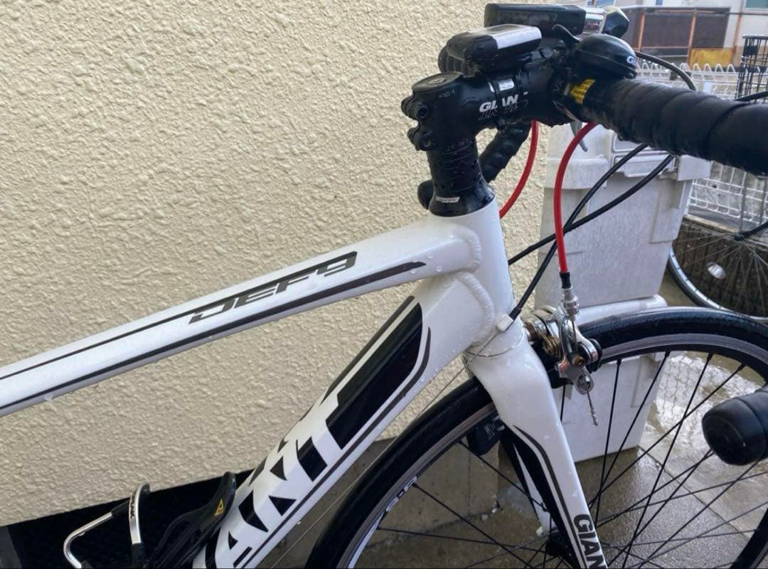 ホワイトアルミロードバイク サイクルコンピュータ付き