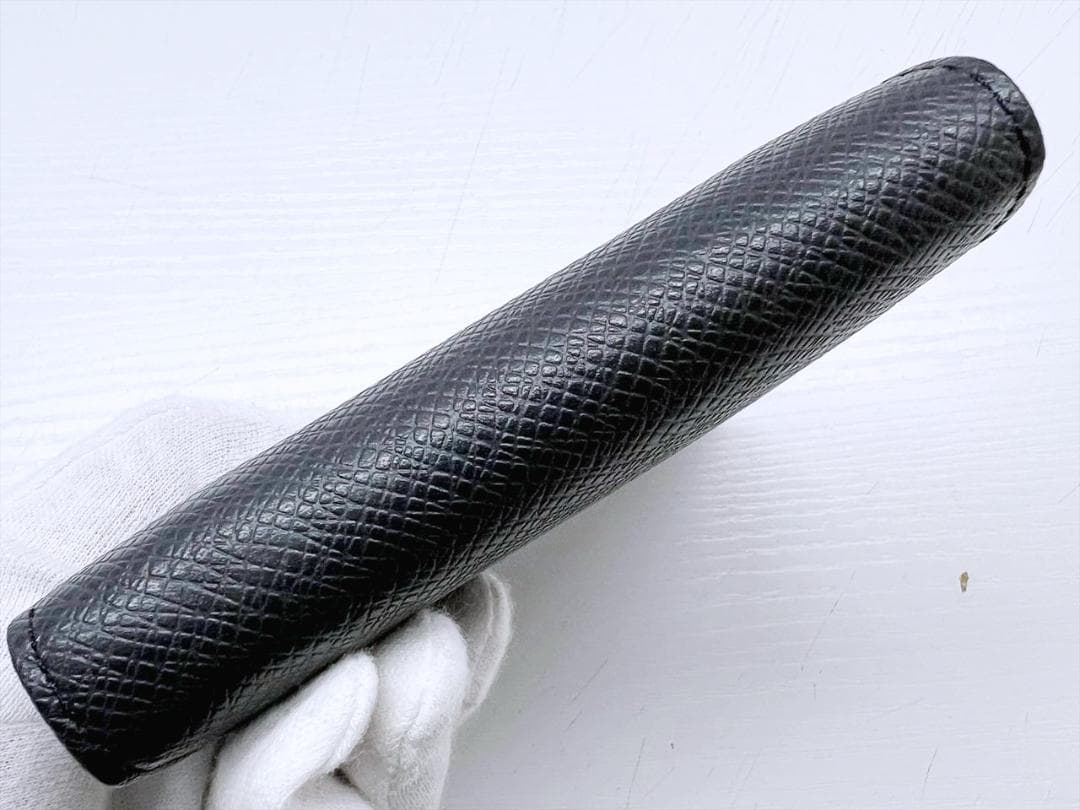 ほぼ未使用　ルイヴィトン　タイガ　ポルトモネビエジップ　財布　M30672