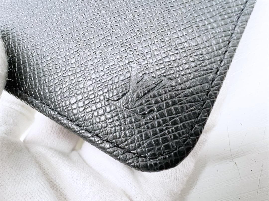 ほぼ未使用　ルイヴィトン　タイガ　ポルトモネビエジップ　財布　M30672