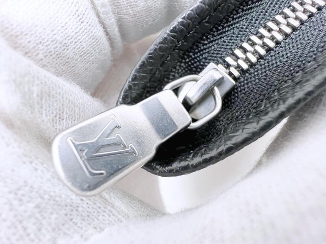 ほぼ未使用　ルイヴィトン　タイガ　ポルトモネビエジップ　財布　M30672