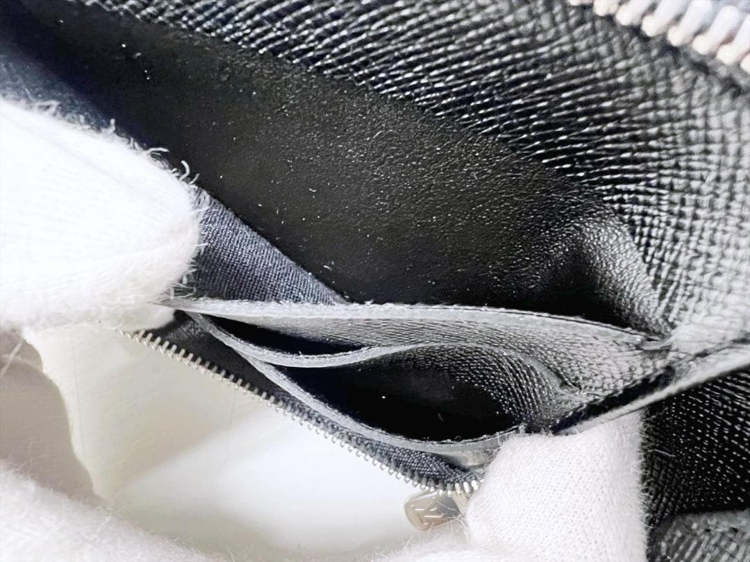 ほぼ未使用　ルイヴィトン　タイガ　ポルトモネビエジップ　財布　M30672