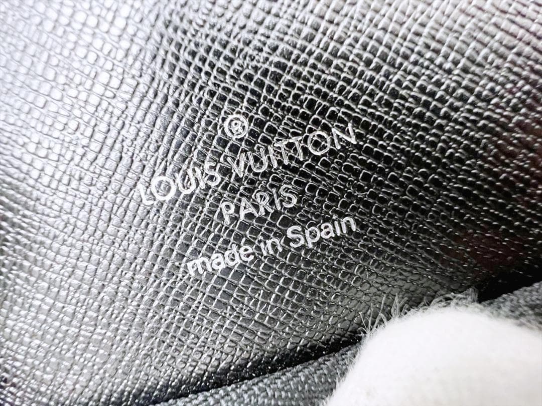 ほぼ未使用　ルイヴィトン　タイガ　ポルトモネビエジップ　財布　M30672