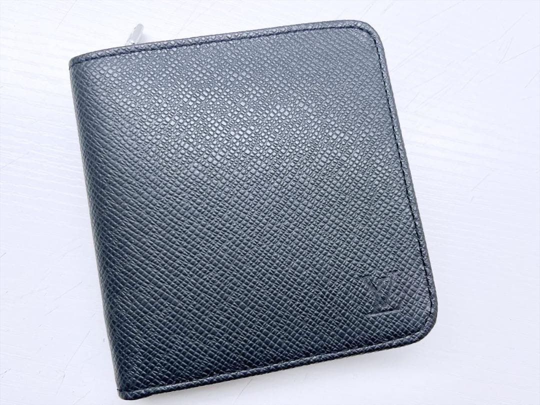 ほぼ未使用　ルイヴィトン　タイガ　ポルトモネビエジップ　財布　M30672