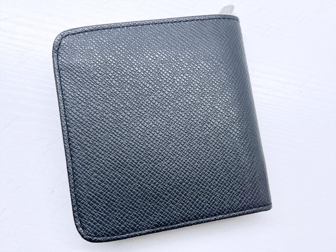 ほぼ未使用　ルイヴィトン　タイガ　ポルトモネビエジップ　財布　M30672