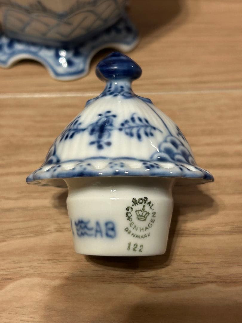 ロイヤルコペンハーゲン ブルーフルーテッド チョコレートポット 蓋付き