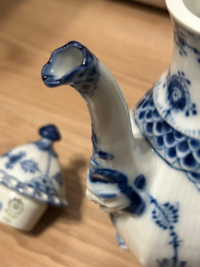 ロイヤルコペンハーゲン ブルーフルーテッド チョコレートポット 蓋付き