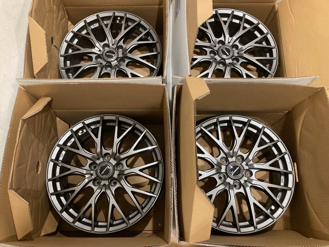 17インチ ダークグレー アルミホイール　Exceeder E05Ⅱ 4本セット