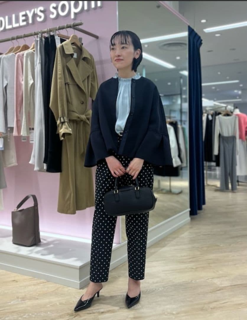 ノーカラージャケット ネイビー フレア袖 ♡クリーニング済です。