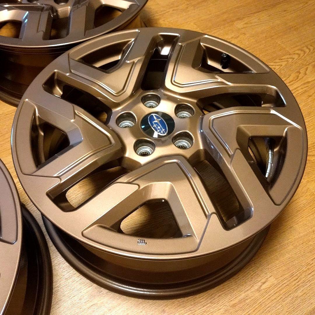 【Makin①】スバル 新型フォレスター 純正18インチホイール 2本