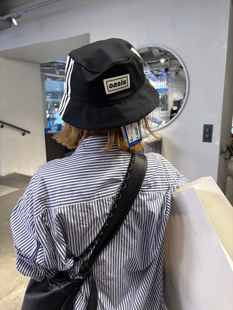 金土日限定値下げ。新作oasis アディダス バケットハット