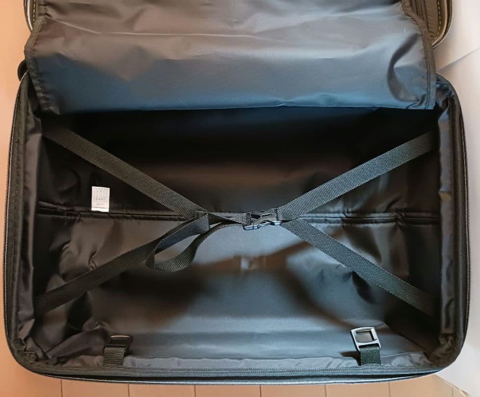 匿名 1回使用 FILA 拡張 キャリーケース 濃グレー 4輪 47(52)L