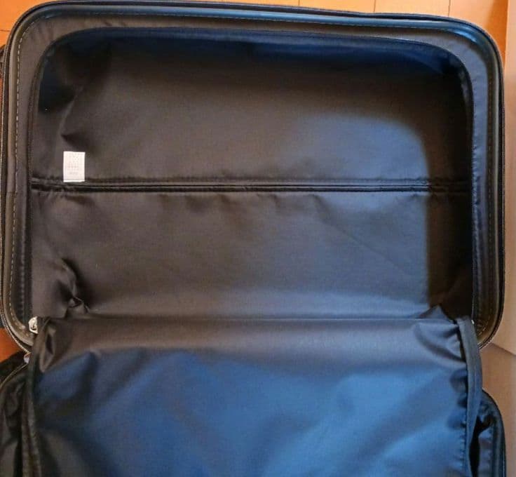 匿名 1回使用 FILA 拡張 キャリーケース 濃グレー 4輪 47(52)L