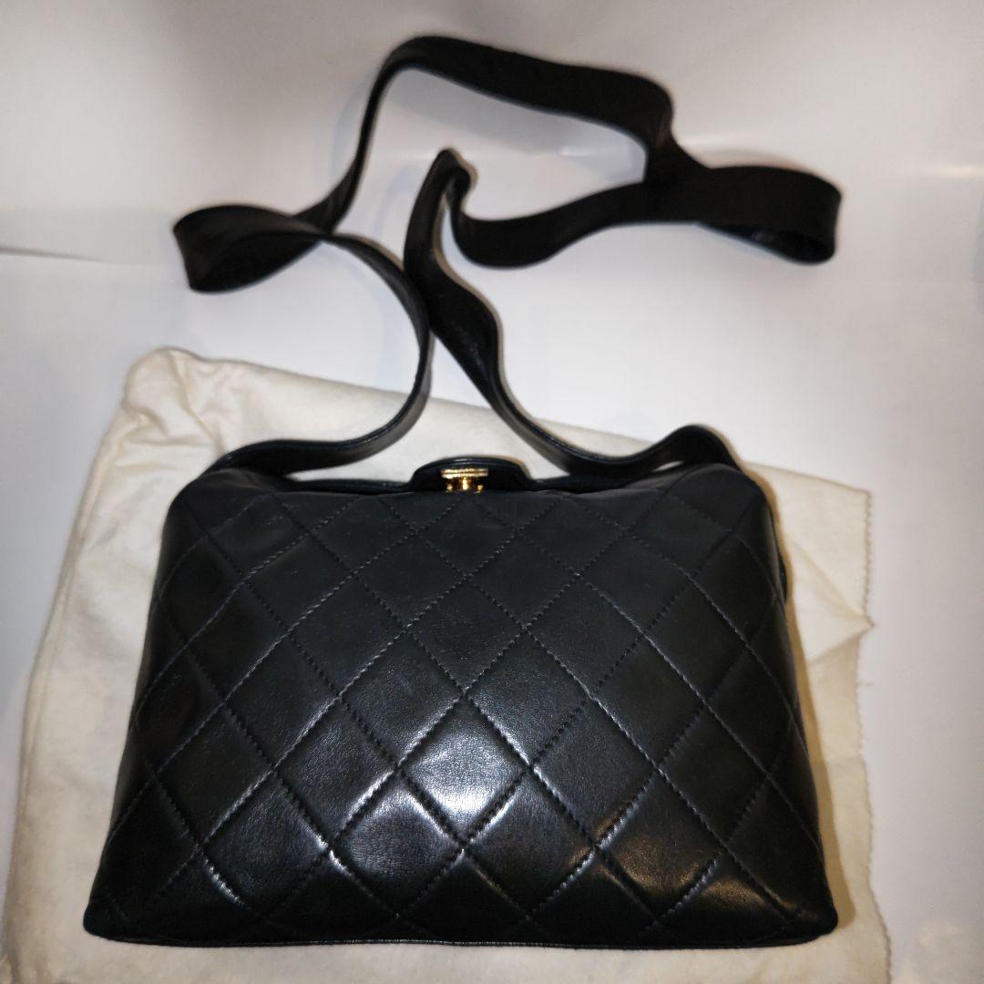 【CHANEL】シャネル　マトラッセ　ラムスキン　ココマーク　ショルダーバッグ