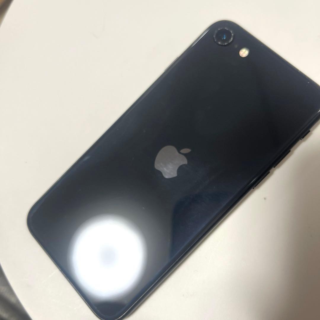 Apple iPhone SE 第二世代　ブラック 本体