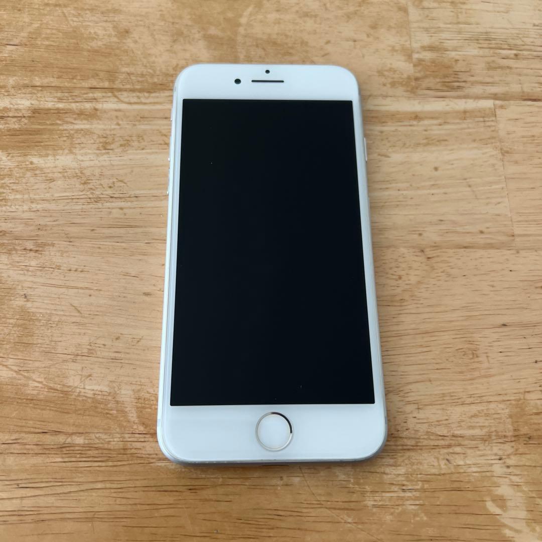 iPhone8 64GB シルバー