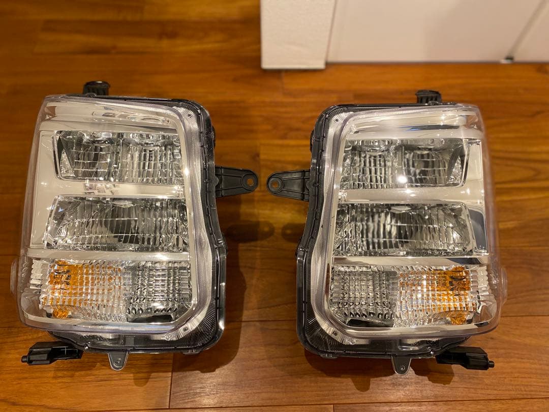 スズキ エブリイバンjoinターボ　DA17V 純正LEDヘッドライト