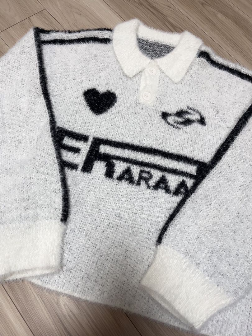 ERAR オーバーサイズショート丈ハートロゴゲームニットポロシャツ