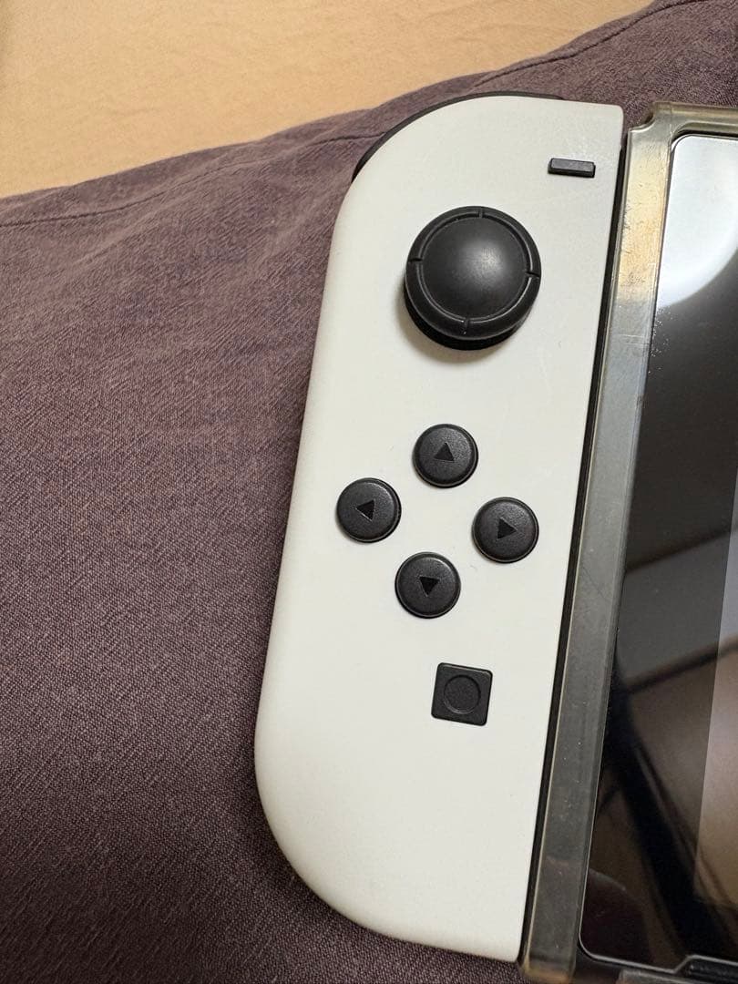 Nintendo Switch 本体とジョイコン