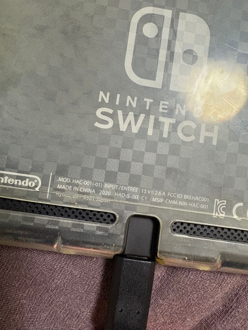 Nintendo Switch 本体とジョイコン