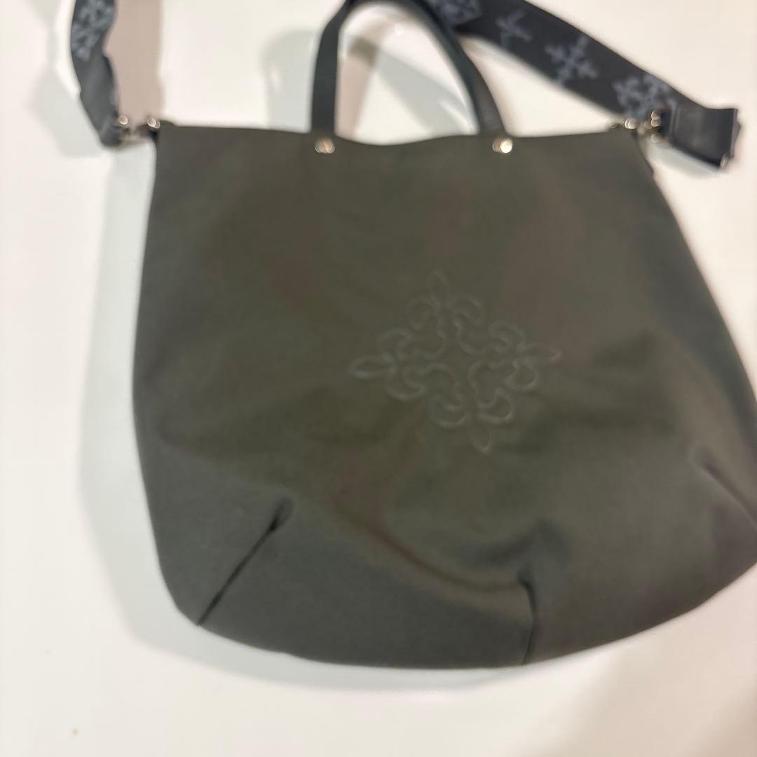 超美品ラシット今期A4入るコーデュラナイロン刺繍2wayバッグ