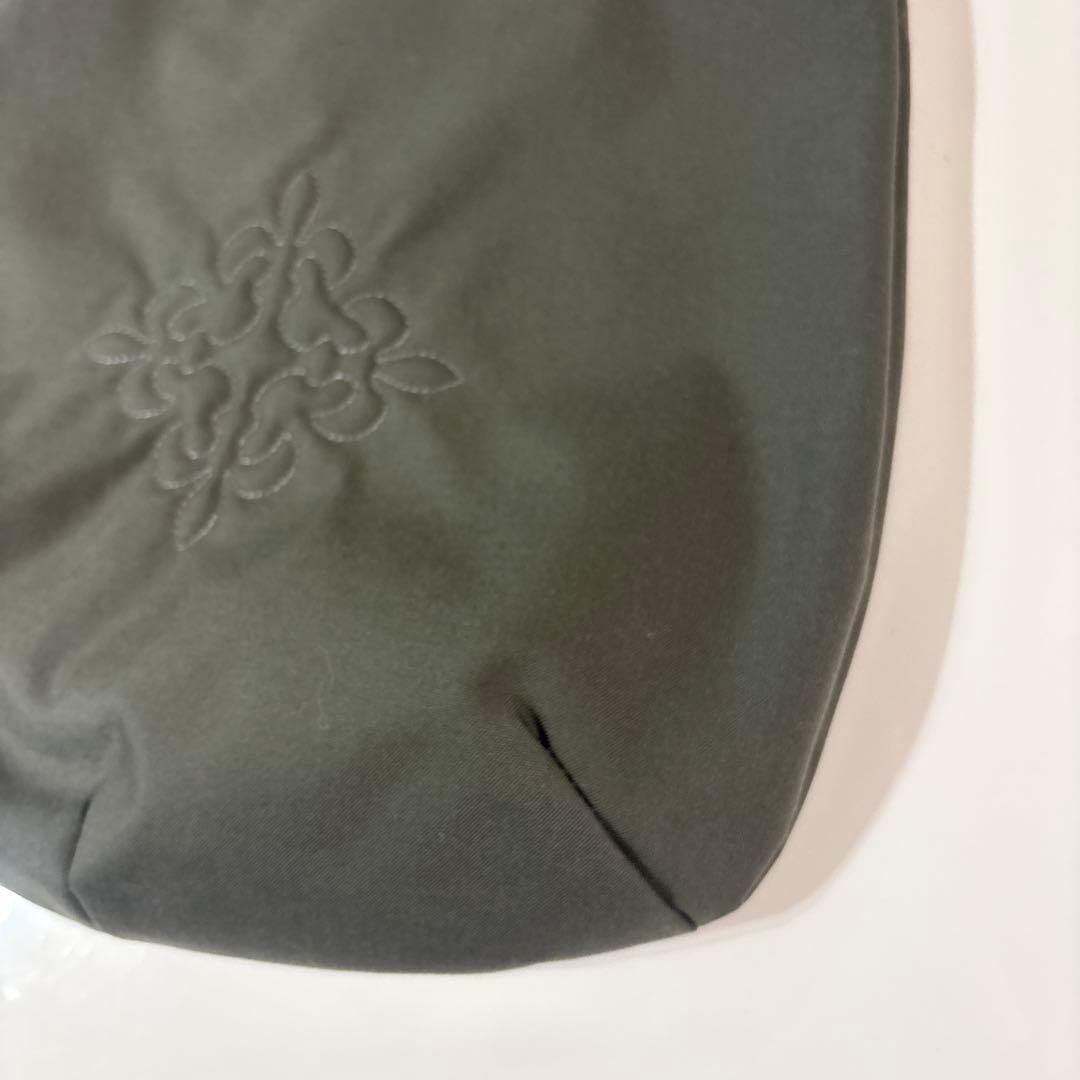 超美品ラシット今期A4入るコーデュラナイロン刺繍2wayバッグ