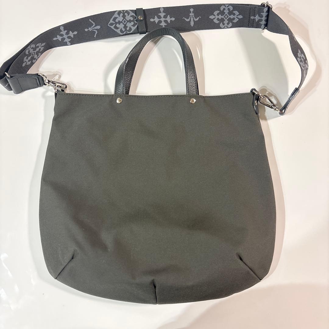 超美品ラシット今期A4入るコーデュラナイロン刺繍2wayバッグ