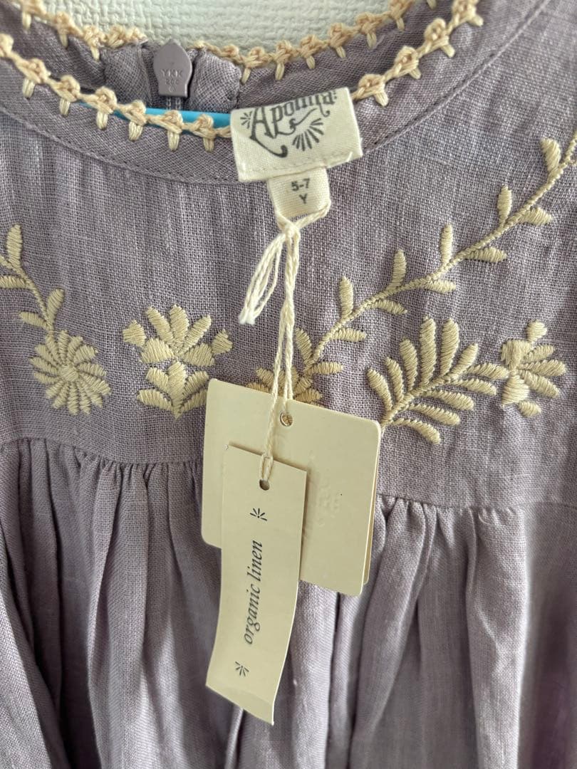 Apolina＊刺繍ワンピース　5-7Y