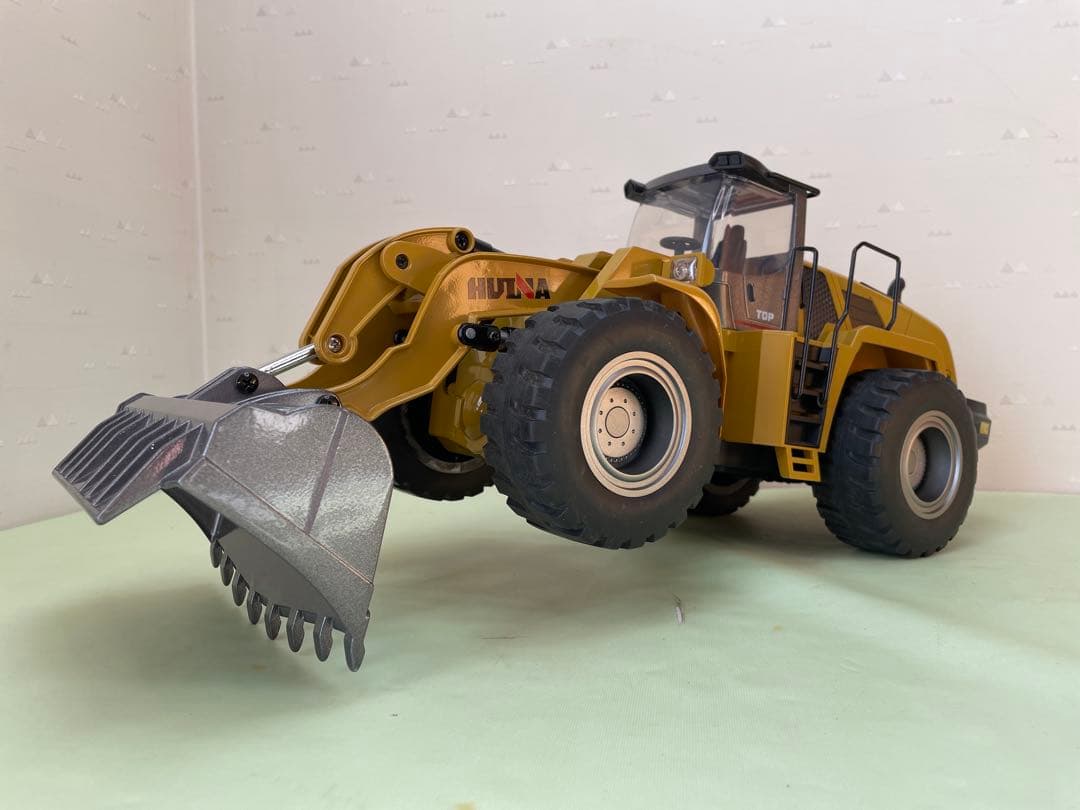 HUINA1583ホイールローダー リモコン付き