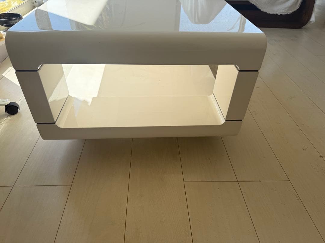 【最終値下げ】センターテーブル 白 鏡面