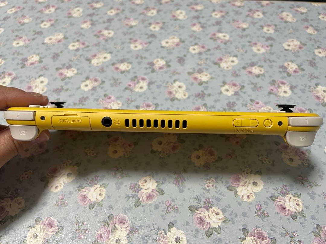 Nintendo Switch Lite イエロー 本体のみ 一応 ジャンク品