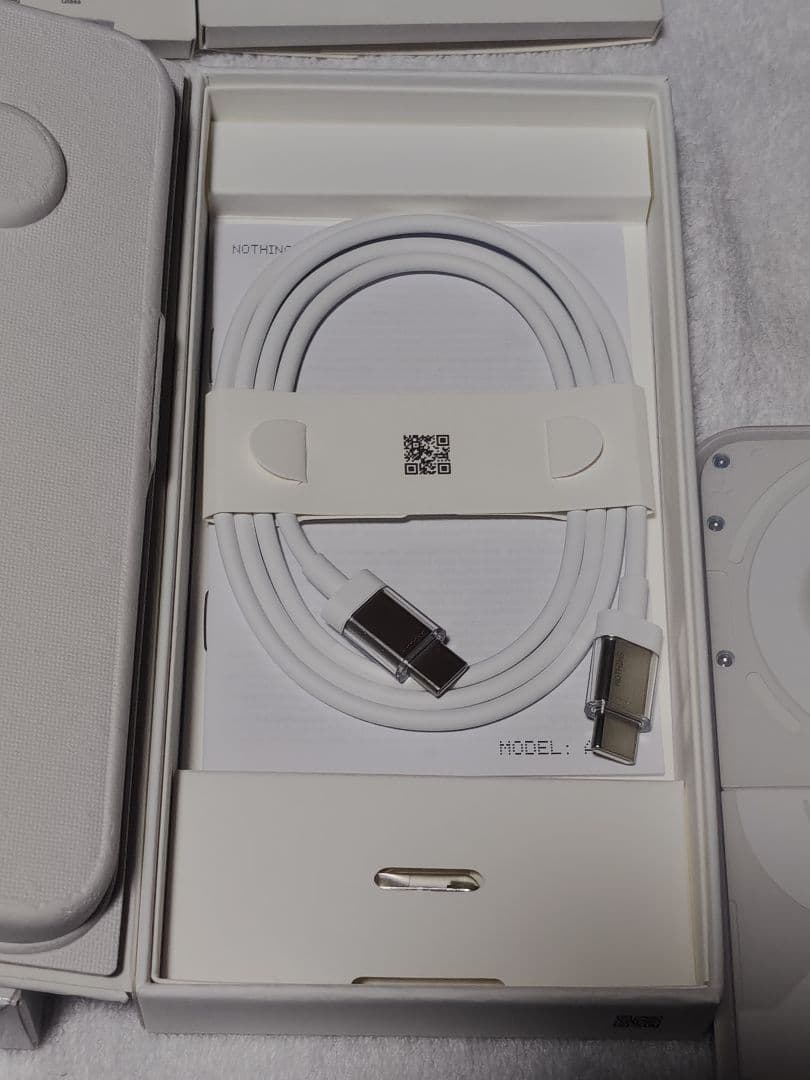 【ほぼ新品】 国内版　Nothing Phone (2a)　ミルク　256GB