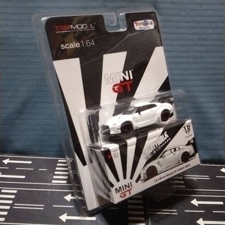 MINI GT LB★Works Nissan GT-R Matte White