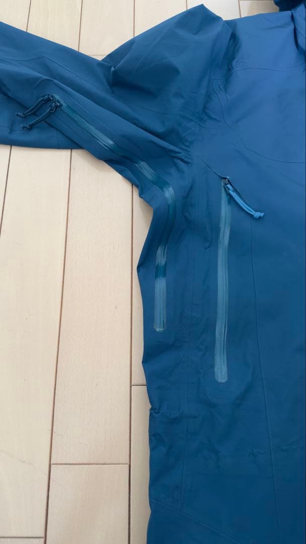ARC'TERYX Theta SVX Sサイズ　色Thelo blue