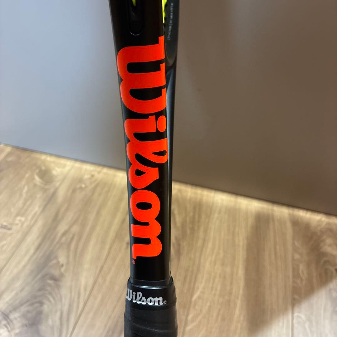 美品✨WILSON BURN 100 V4.0 テニスラケット