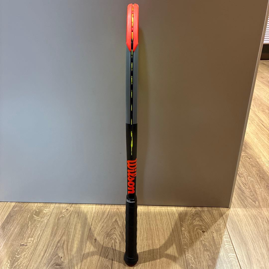 美品✨WILSON BURN 100 V4.0 テニスラケット