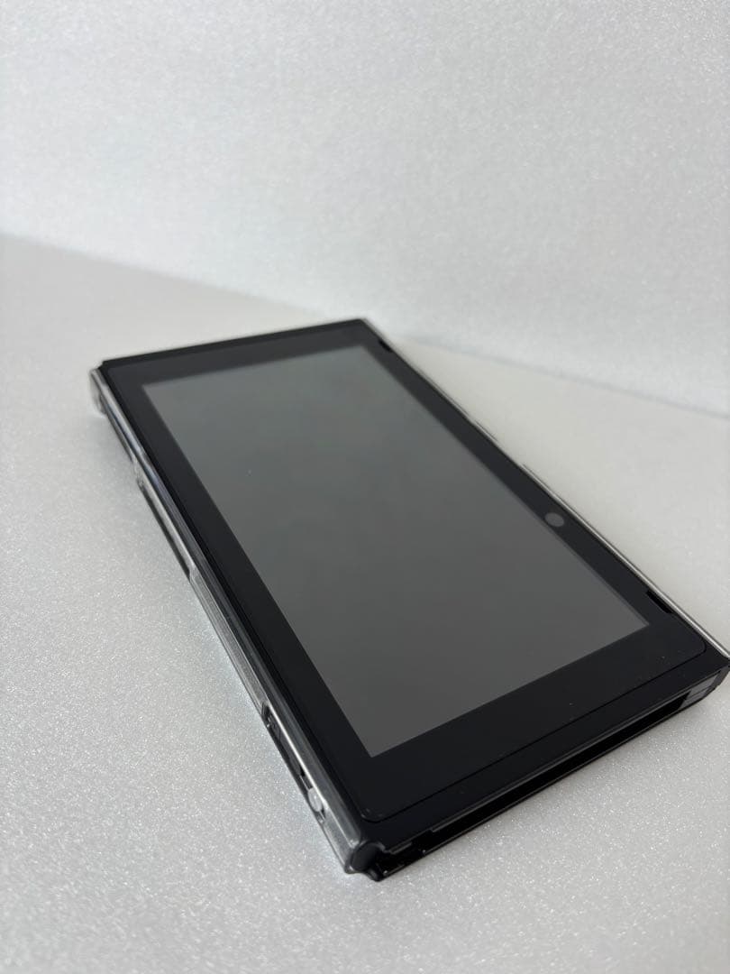 ほぼ新品 Nintendo Switch 本体 2024年製