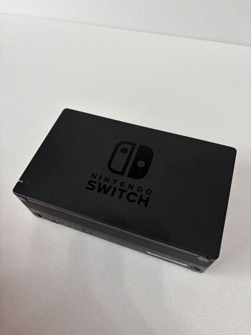 ほぼ新品 Nintendo Switch 本体 2024年製