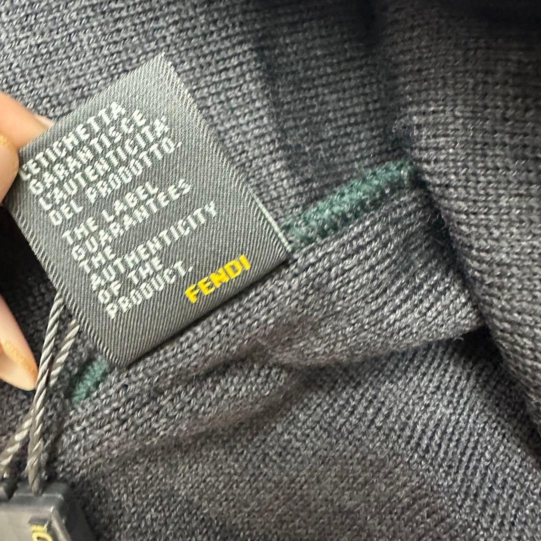 新品未使用タグ付 FENDI フェンデイ ズッカ ビーニー FF柄 ニット帽