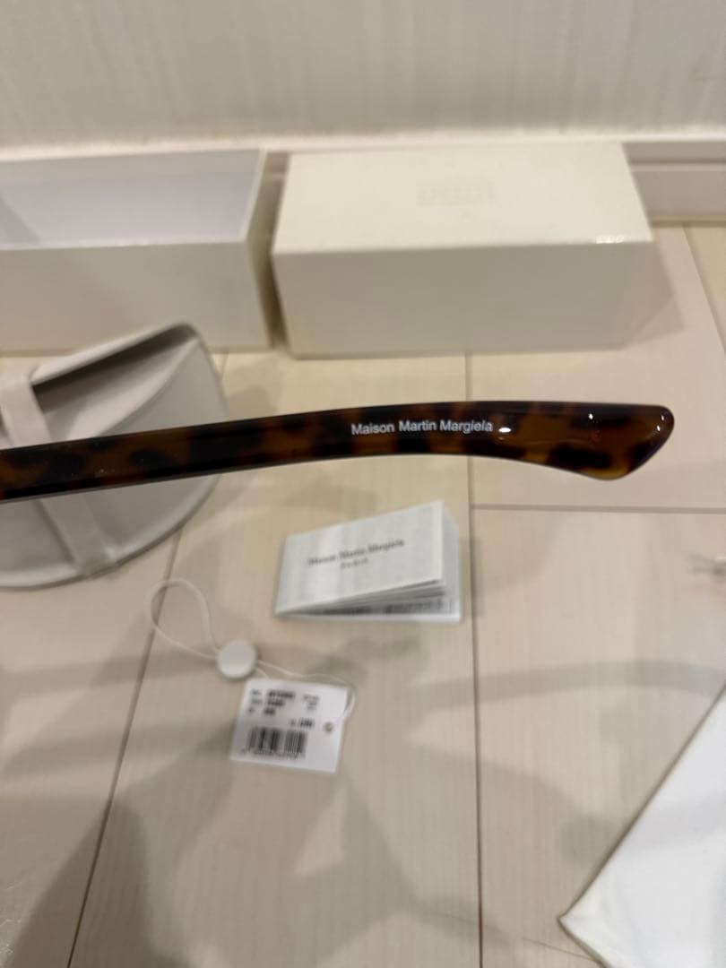 本人期　09ss マルジェラ　インコグニート　サングラス　8 ルックブック