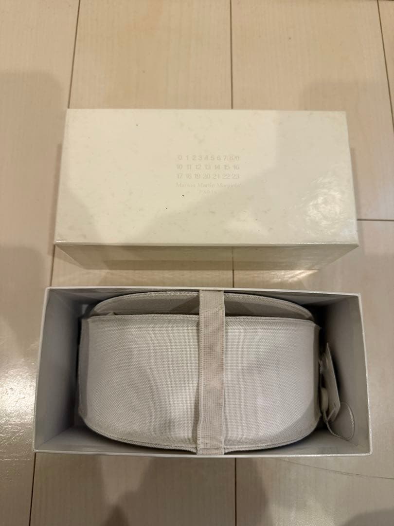 本人期　09ss マルジェラ　インコグニート　サングラス　8 ルックブック