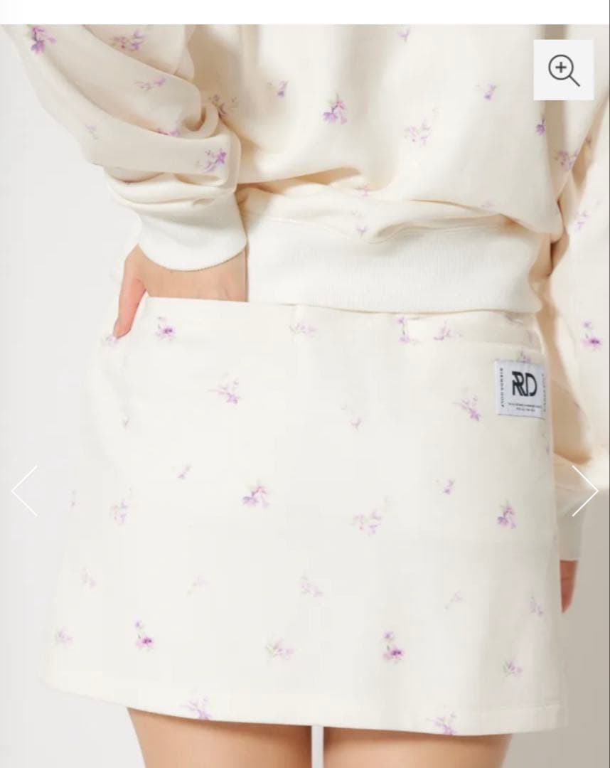 ゴルフウェア　　フラワー スウェット トップス＆タイトスカート