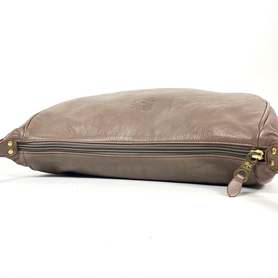 イルビゾンテ　ショルダーバッグ　三日月　幅広タイプ！　ロゴ型押し　本革　未使用級