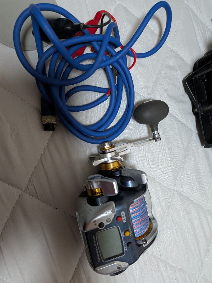 電動リール 青緑ライン付き