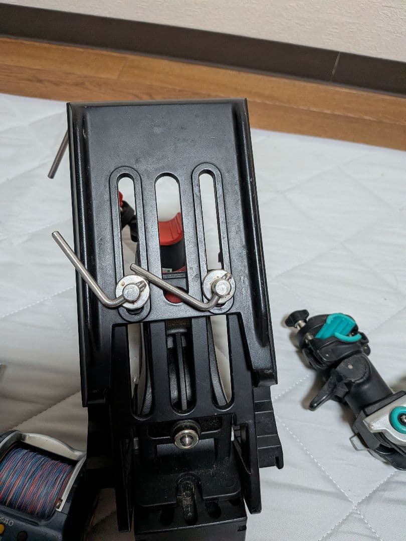 電動リール 青緑ライン付き