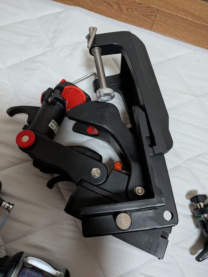 電動リール 青緑ライン付き